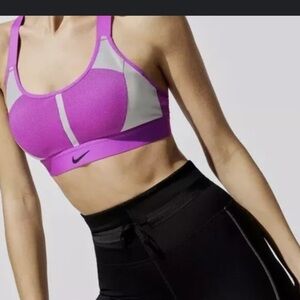 Nike reflective swoosh city ready sports bra medium support size Small